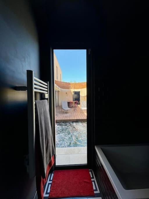Maison D'Architecte Avec Piscine-Spa Chauffe En Centre Ville De Vaison-La-Romaine Exterior foto
